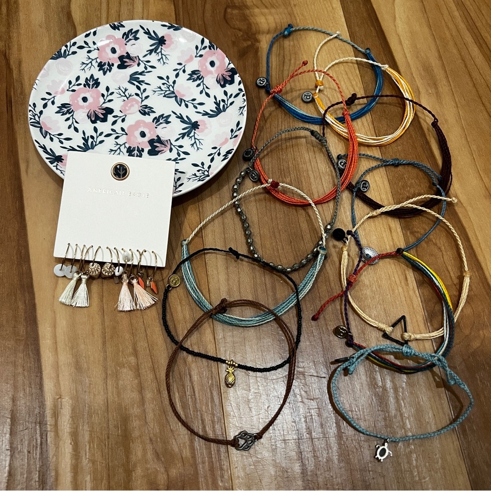 Pura Vida Bracelet Set With American Eagle Earrings